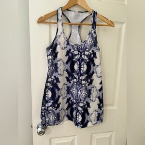Lululemon cool racer back tank size 8 blue ink blot print